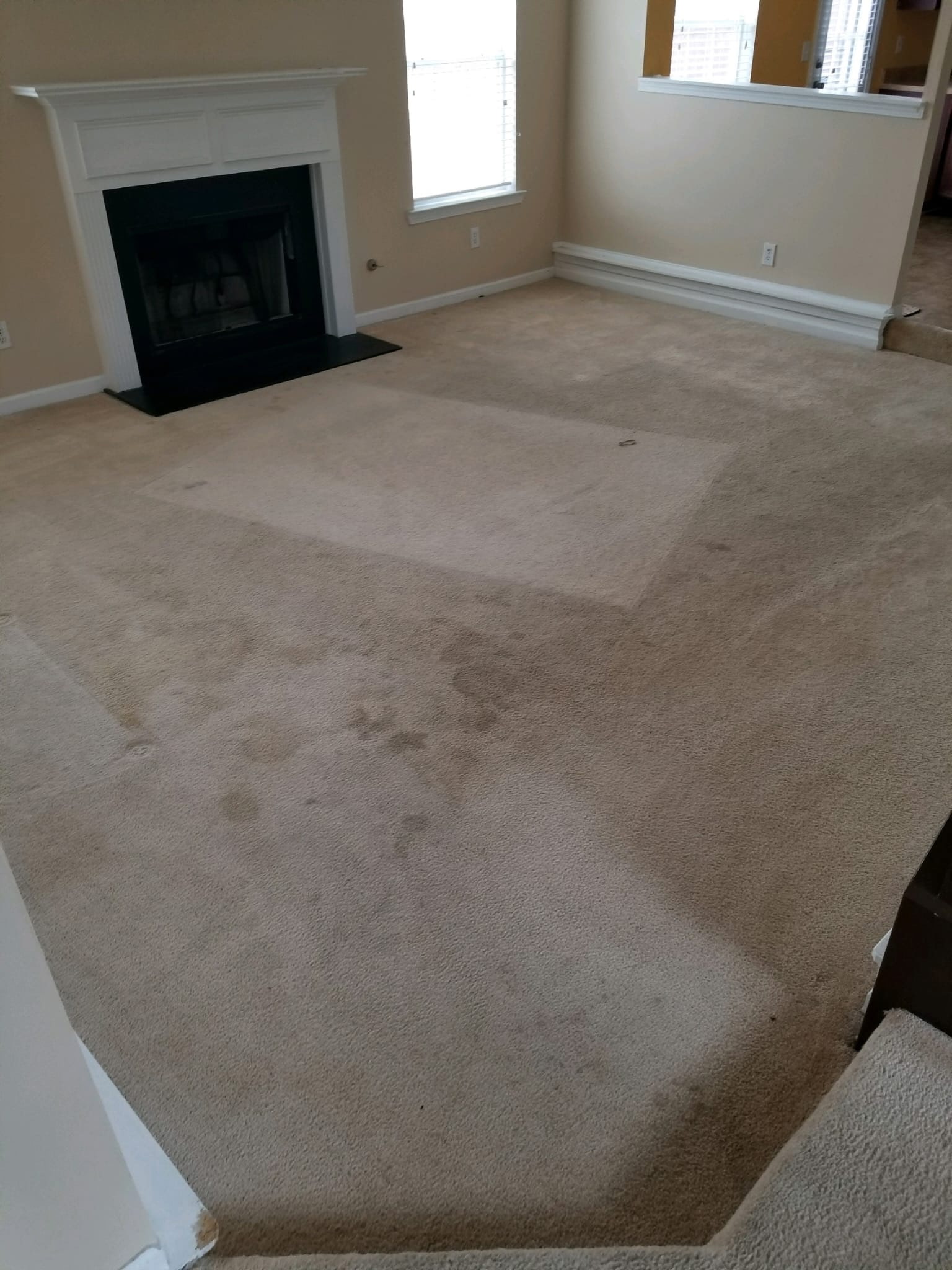 Fireplace room carpet cleaning before cleaning